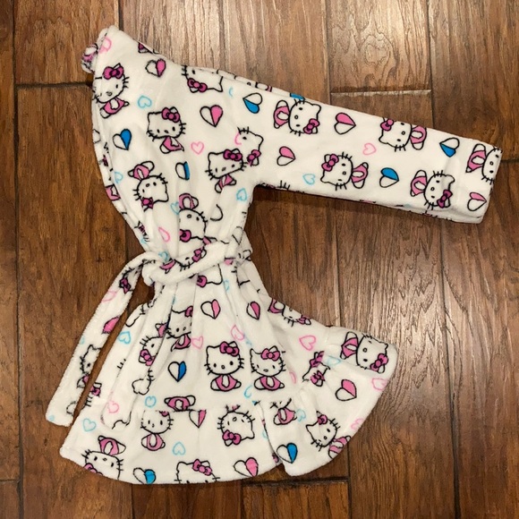 Hello Kitty Robe  EUC - Picture 7 of 7